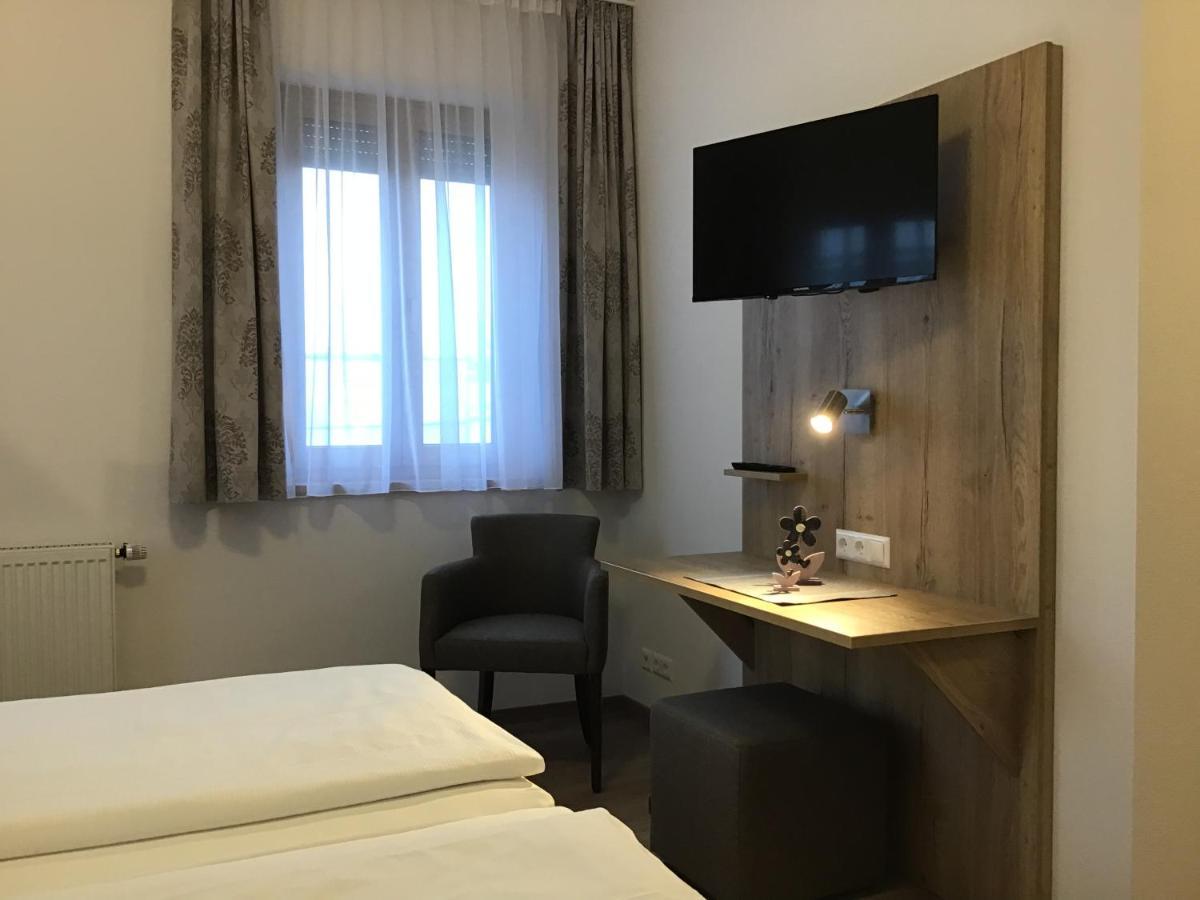 Gasthof Hotel Esterer โรเซินไฮม์ ภายนอก รูปภาพ