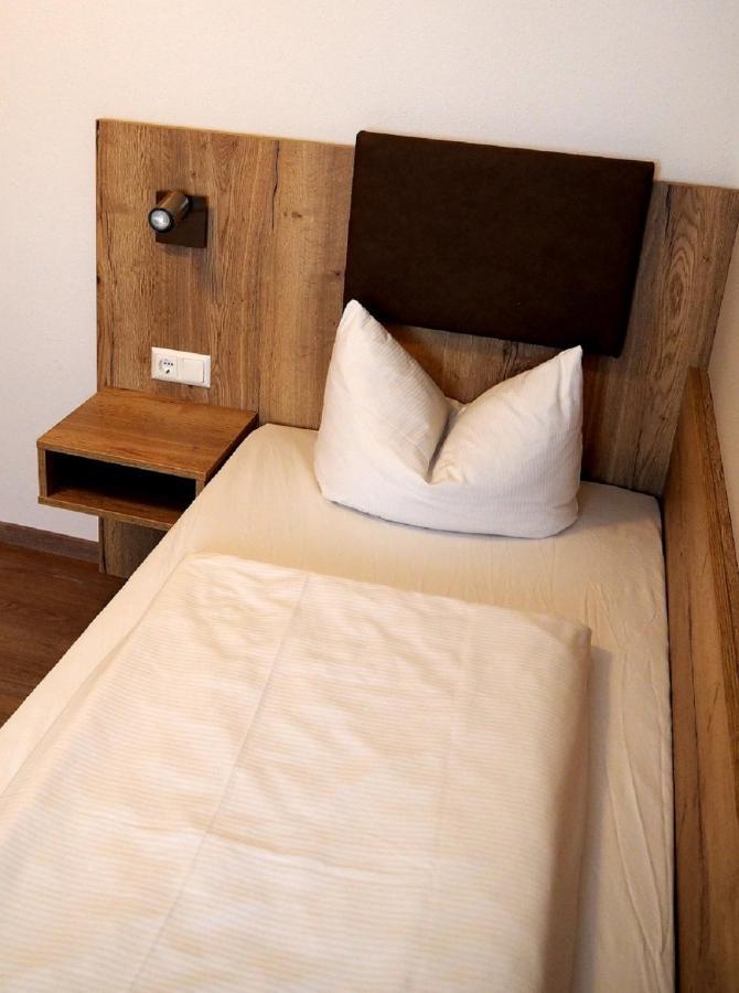 Gasthof Hotel Esterer โรเซินไฮม์ ภายนอก รูปภาพ