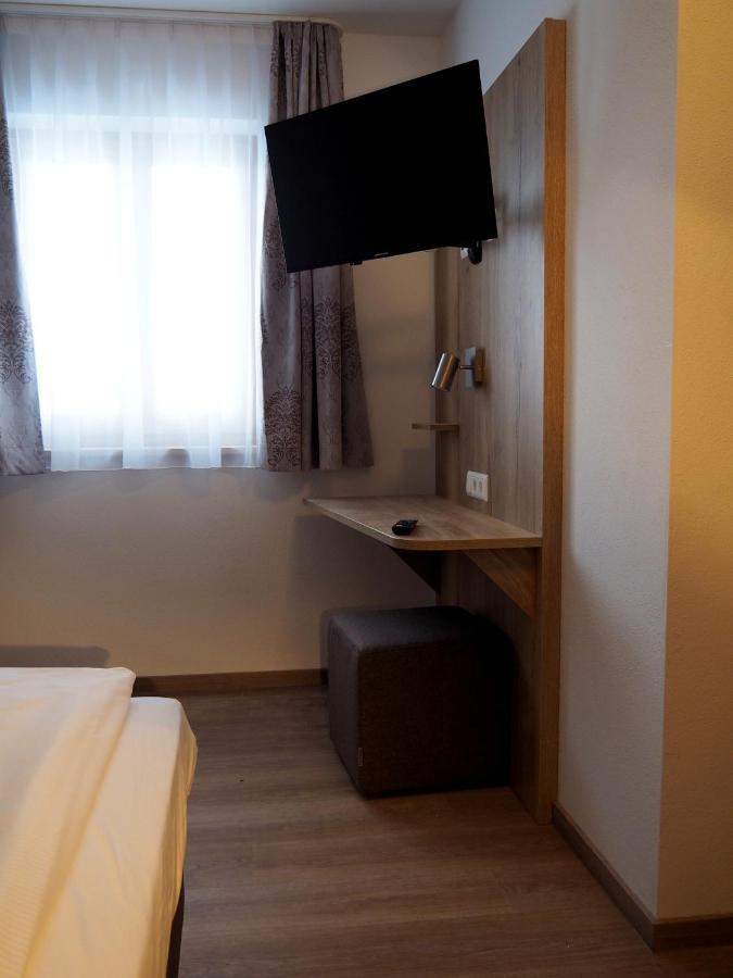 Gasthof Hotel Esterer โรเซินไฮม์ ภายนอก รูปภาพ