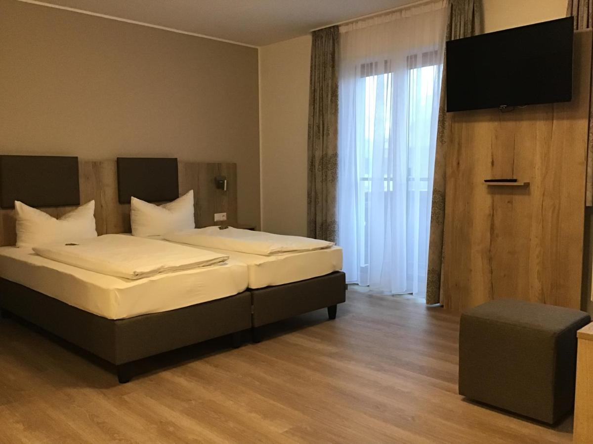 Gasthof Hotel Esterer โรเซินไฮม์ ภายนอก รูปภาพ